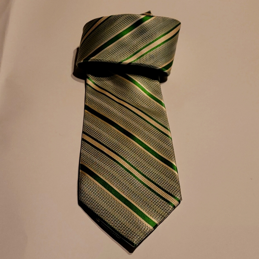 NWOT Beau Brummel tie 👔
